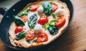 Омлет с помидорами — проверенные рецепты вкусного блюда для завтрака