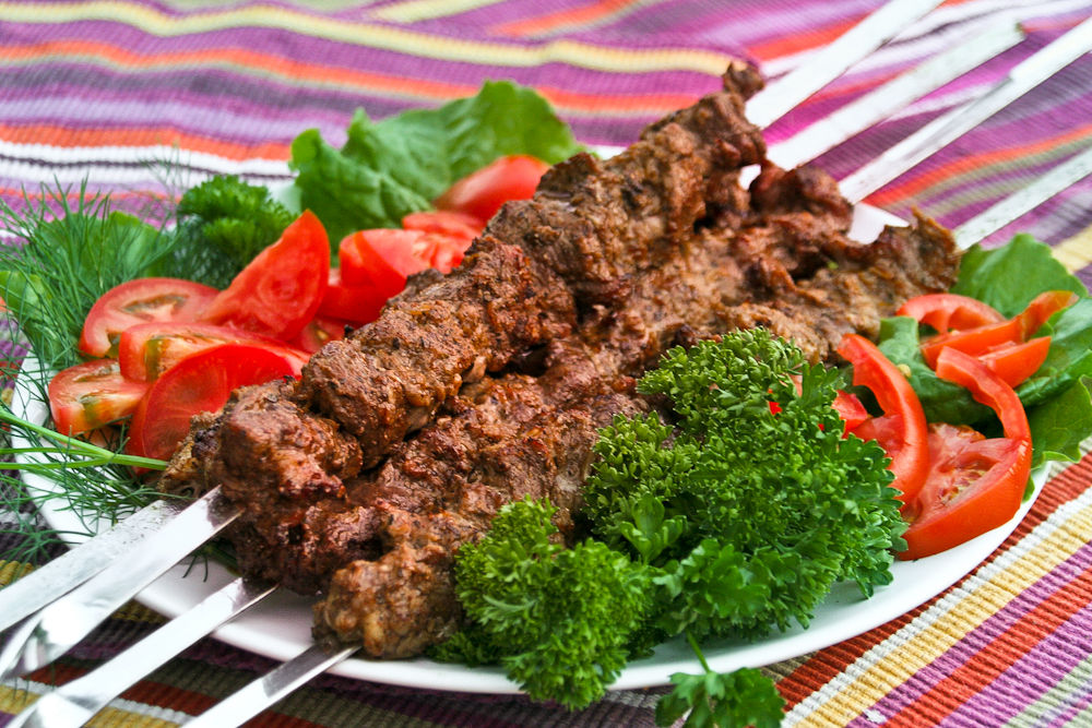 Как правильно жарить шашлык на мангале: какое мясо выбрать