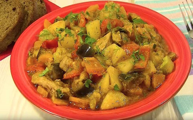 Как приготовить рагу с мясом и картошкой по домашнему