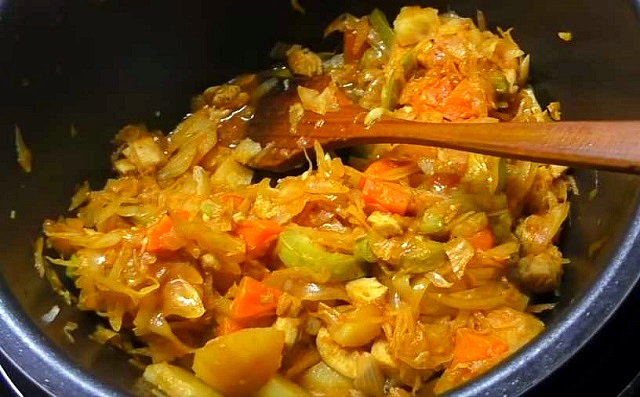 Как приготовить рагу с мясом и картошкой по домашнему