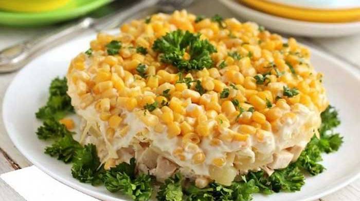 Рецепты салатов с ананасом и консервированной кукурузой