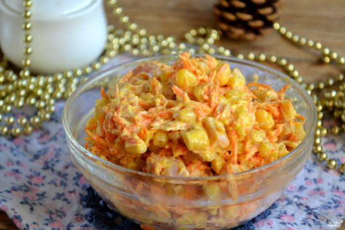 Праздничный салат с куриным филе и морковью по-корейски