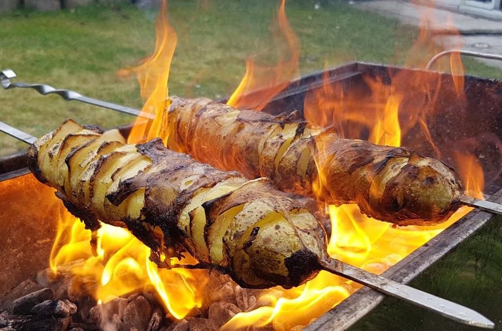 Готовим картофельный шашлык на мангале: подборка рецептов