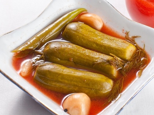 Маринованные огурцы с кетчупом чили