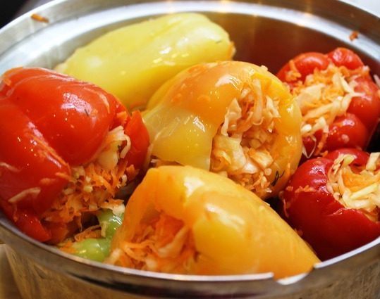 Готовим перец фаршированный морковью и луком на зиму