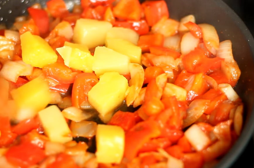 Готовим вкусную курицу в остро сладком соусе