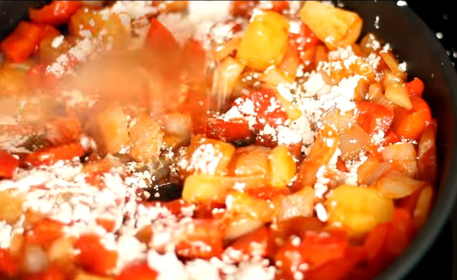 Готовим вкусную курицу в остро сладком соусе