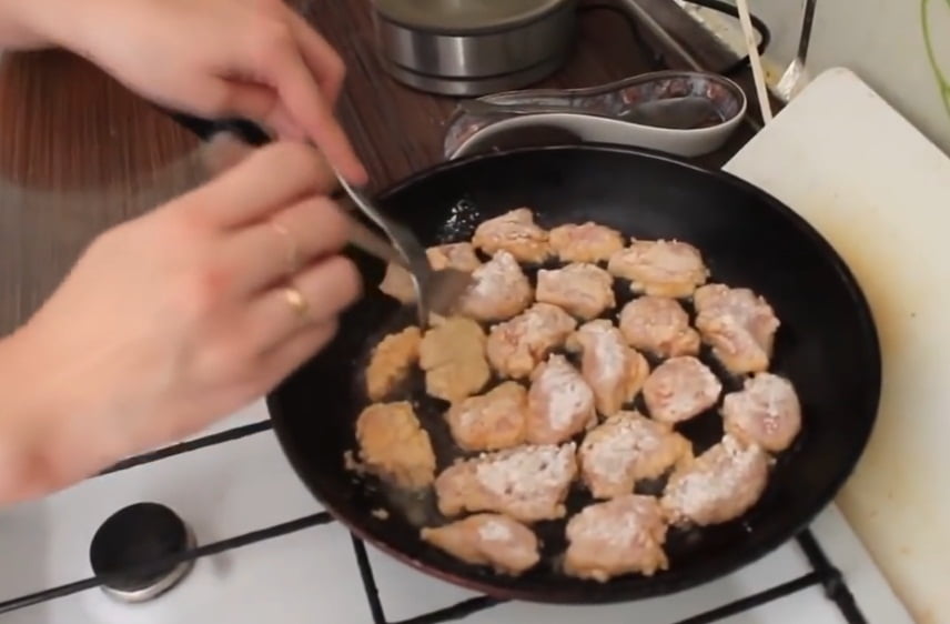 Готовим вкусную курицу в остро сладком соусе