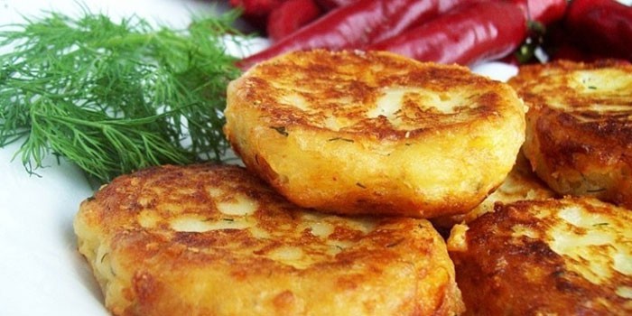 Постные картофельные котлеты в духовке или на сковороде