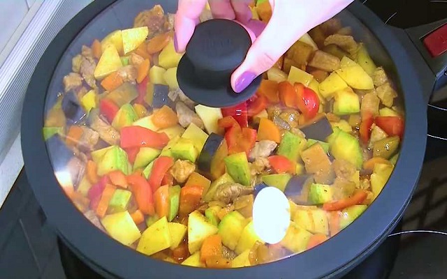 Как приготовить рагу с мясом и картошкой по домашнему
