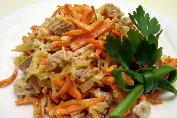Оригинальный салат с корейской морковью и печенью