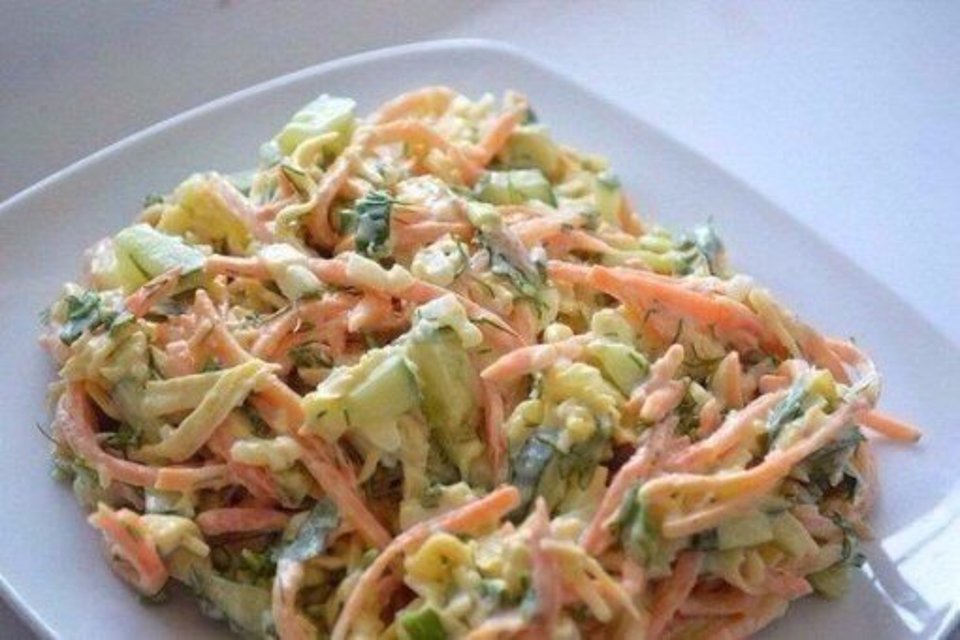 Как приготовить салат итальянский с блинами и копченой курицей