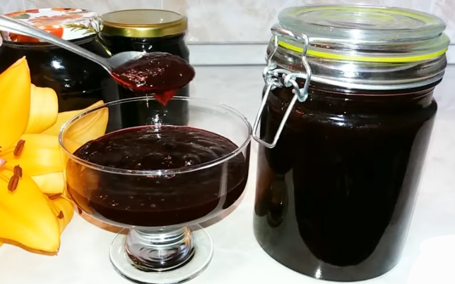 Варенье джем из смородины черной