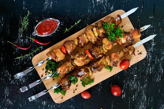 Как сделать сочный шашлык из кролика