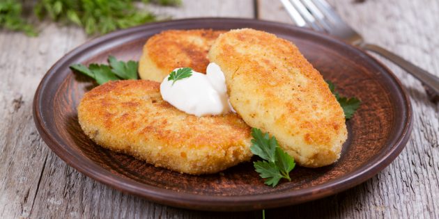 Постные картофельные котлеты в духовке или на сковороде