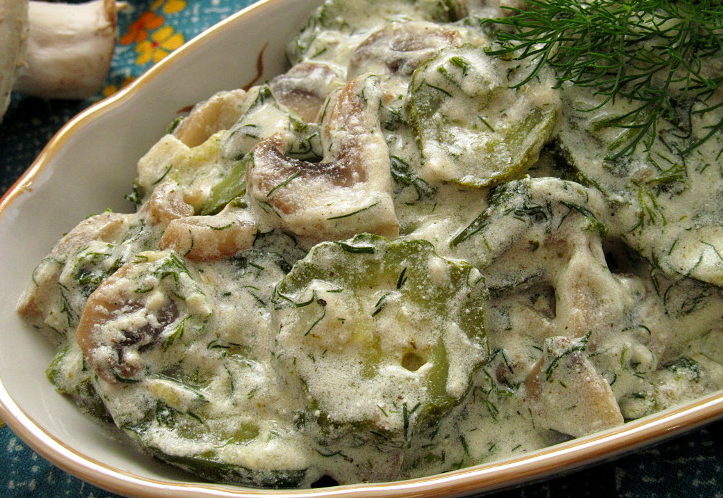 Как приготовить тушеные огурцы в сливках, в сметане, с мясом