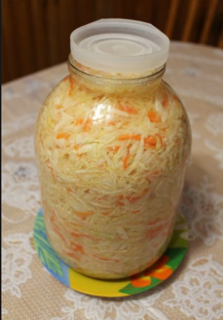 Капуста квашеная рассолом и без