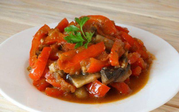 Лечо с рисом и болгарского перца