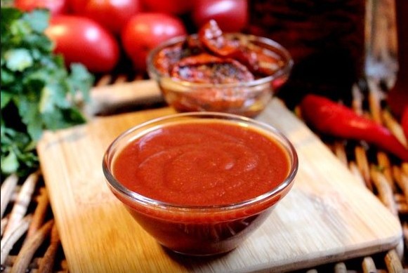 Сборник мини-рецептов по приготовлению вкусных сосисок в соусе