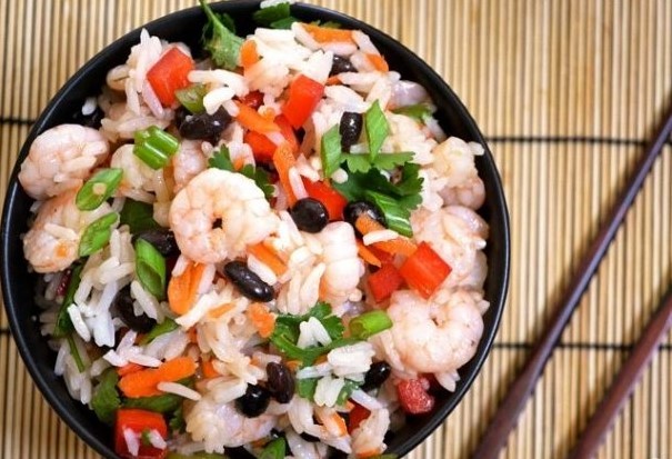 5 пошаговых рецепта салата из морского коктейля в масле