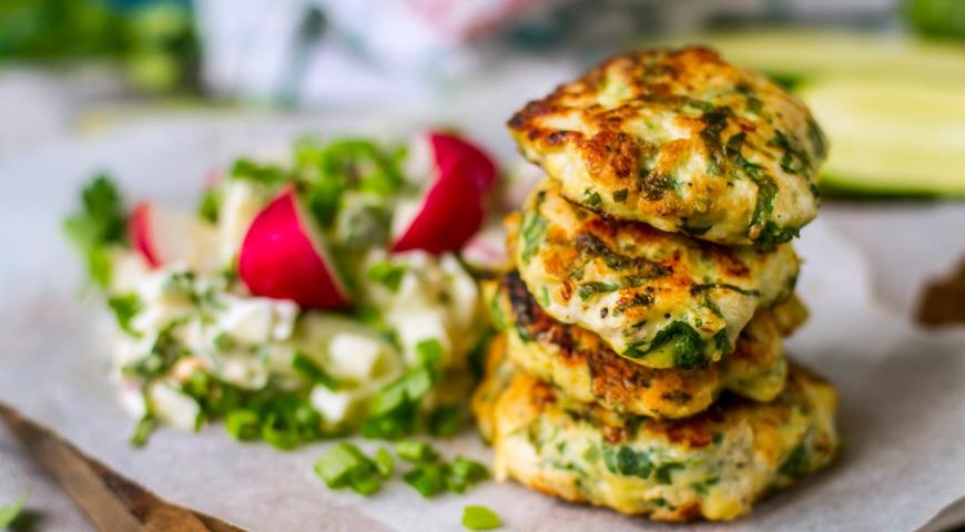 Готовим куриные оладьи с крахмалом и майонезом