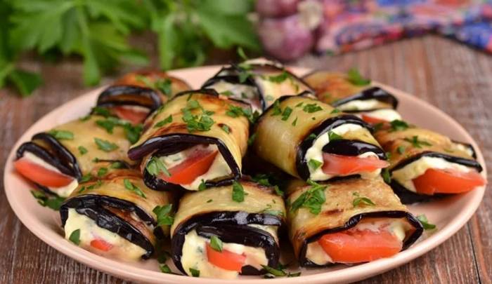 Баклажаны жареные с чесноком: рецепты с разными добавками