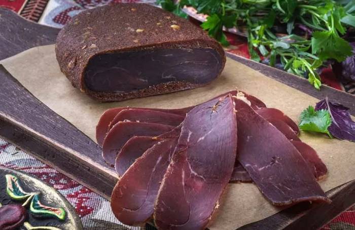 Бастурма: лучшие рецепты для приготовления закуски в домашних условиях