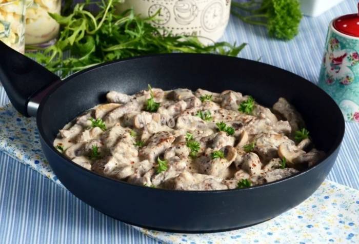 Бефстроганов — классический и оригинальные рецепты приготовления