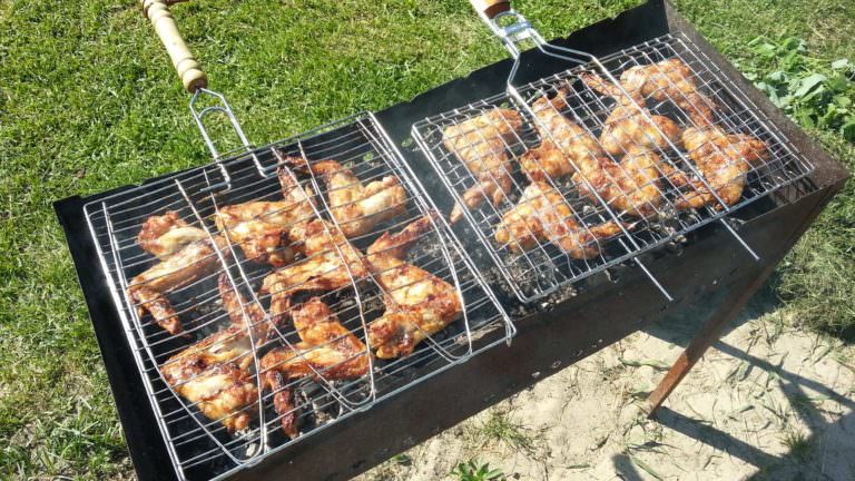 Как замариновать крылышки для шашлыка: рецепты маринадов