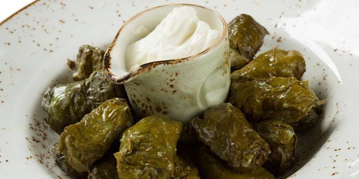 Голубцы из виноградных листьев - простые и вкусные рецепты приготовления долмы