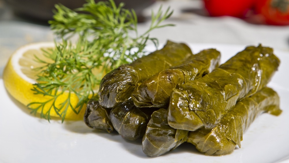 Голубцы из виноградных листьев - простые и вкусные рецепты приготовления долмы