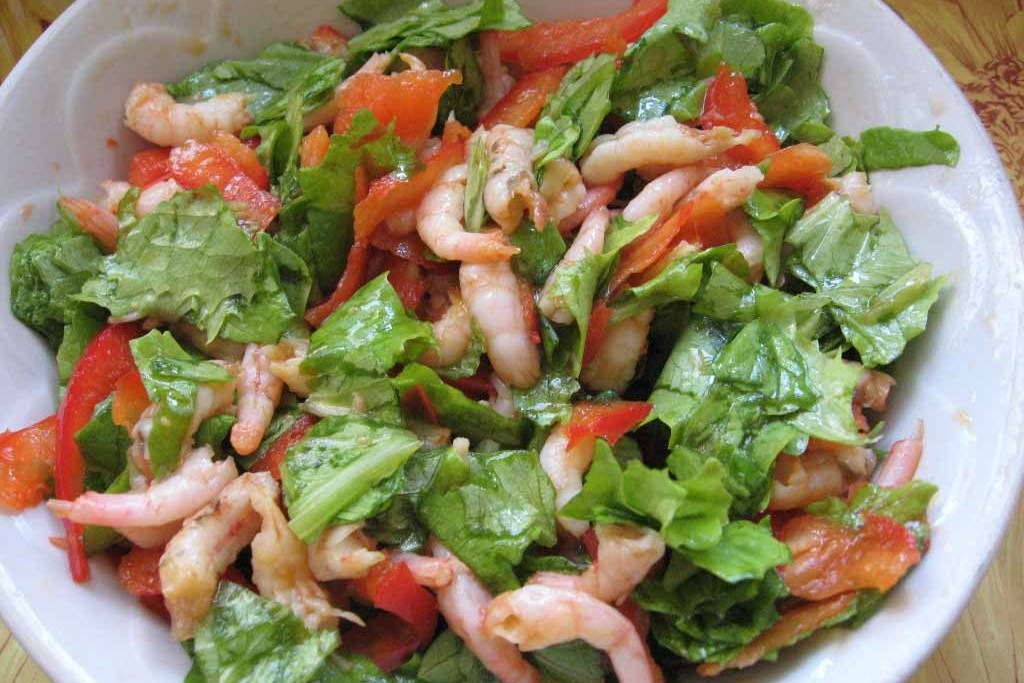 5 пошаговых рецепта салата из морского коктейля в масле