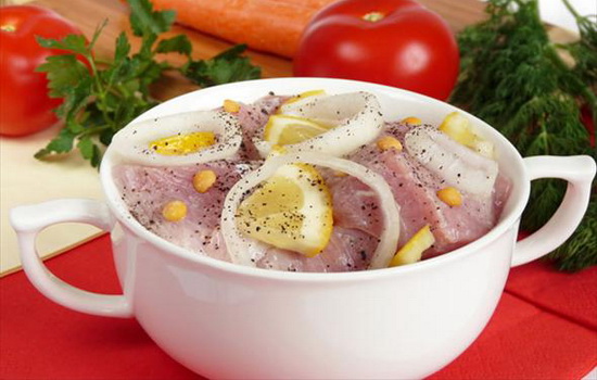 Маринад для шашлыка из свинины с лимоном и луком