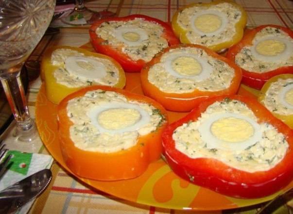 Рецепты холодной закуски - перец фаршированный сыром