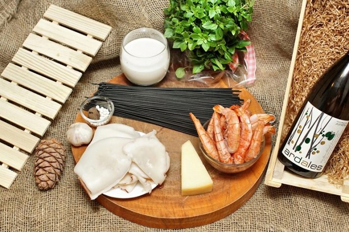 Как приготовить морской коктейль в сливочном соусе с макаронами