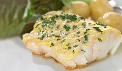 Пошаговой рецепт запеченной в духовке трески с картошкой с фото
