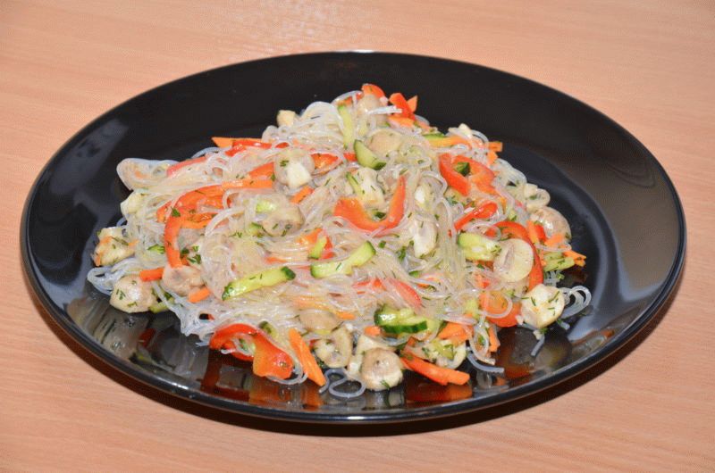 Как приготовить фунчозу с курицей и овощами