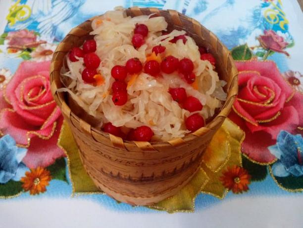 Быстрая капуста квашеная кусочками