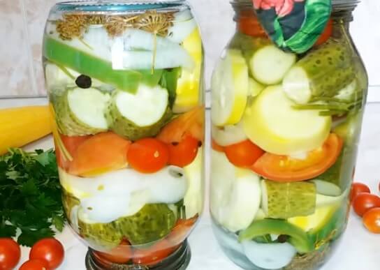 Маринованные огурцы с помидорами