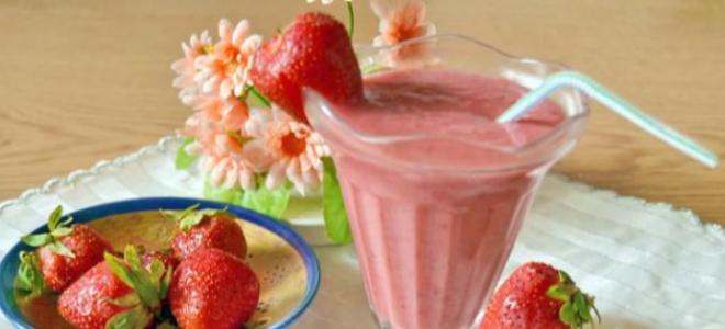 Как приготовить клубничный коктейль в домашних условиях