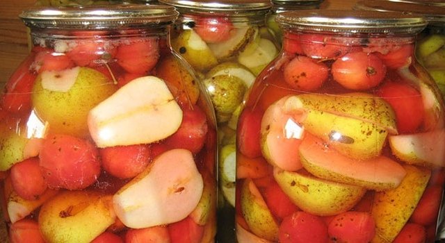 Как варить вкусный грушевый компот