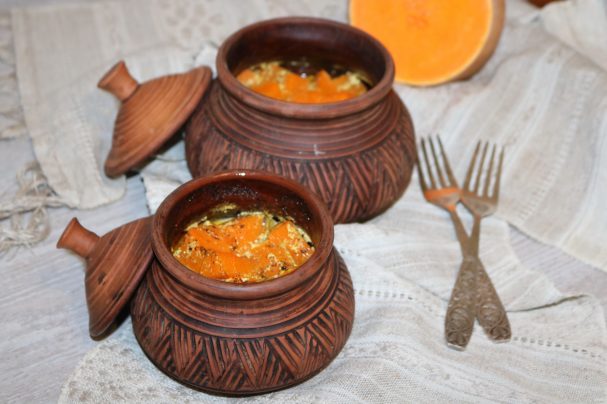 Запеченная тыква в духовке с яблоками, с орехами, с корицей