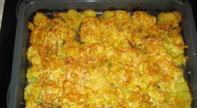 Как вкусно запечь филе курицы в духовке с картошкой