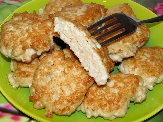 Готовим куриные оладьи с крахмалом и майонезом