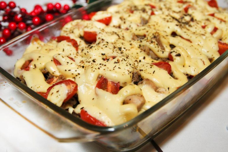 Запеканка из сухих макарон: лучшие рецепты с овощами и сыром, с мясом, творожная