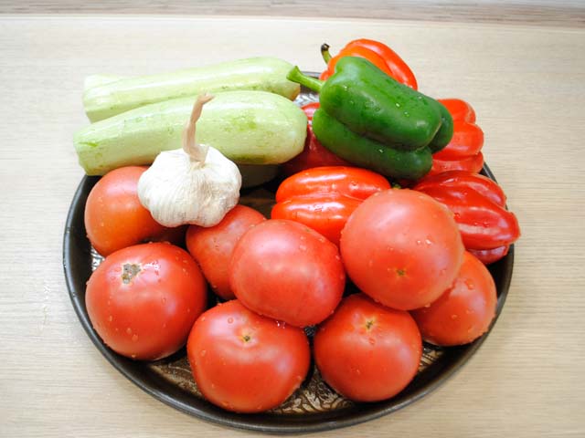Кабачковое лечо с чесноком