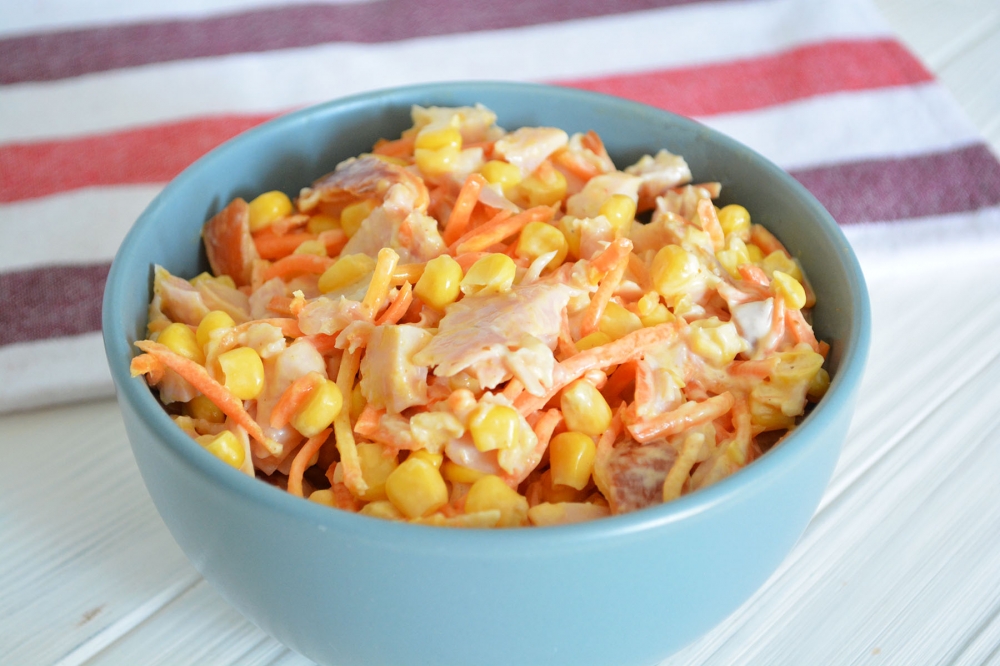 Рецепты салата с копченой курицей, корейской морковью и кукурузой