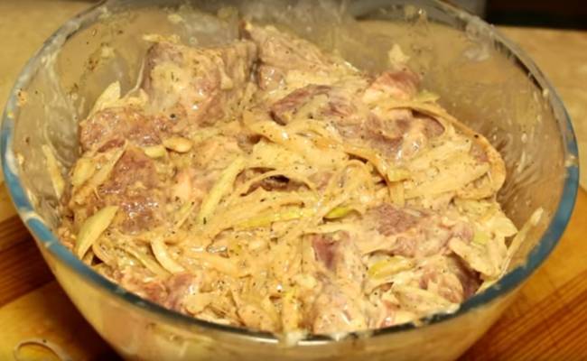 Как мариновать шашлык из свинины с лимоном