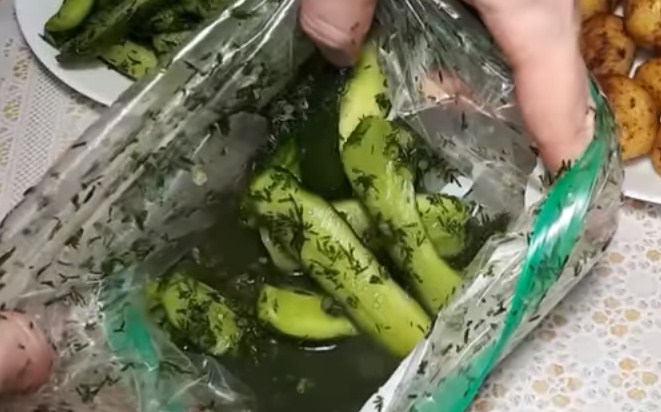 Самые вкусные рецепты маринованных огурцов на зиму