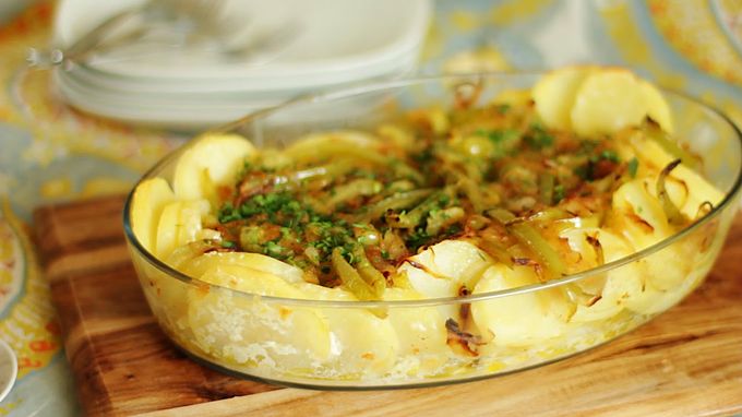 Пошаговой рецепт запеченной в духовке трески с картошкой с фото